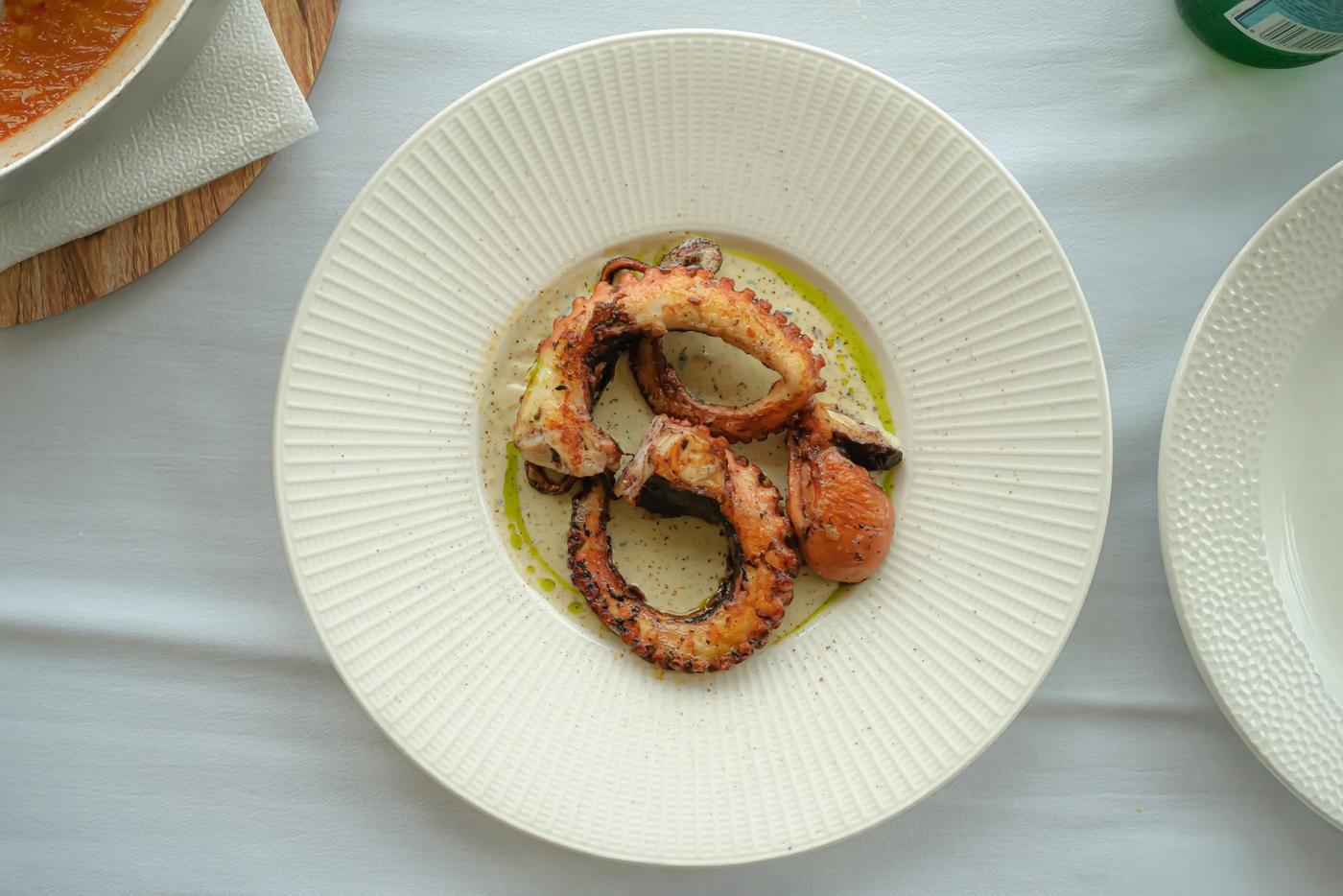 A Mediterranean plate at the table