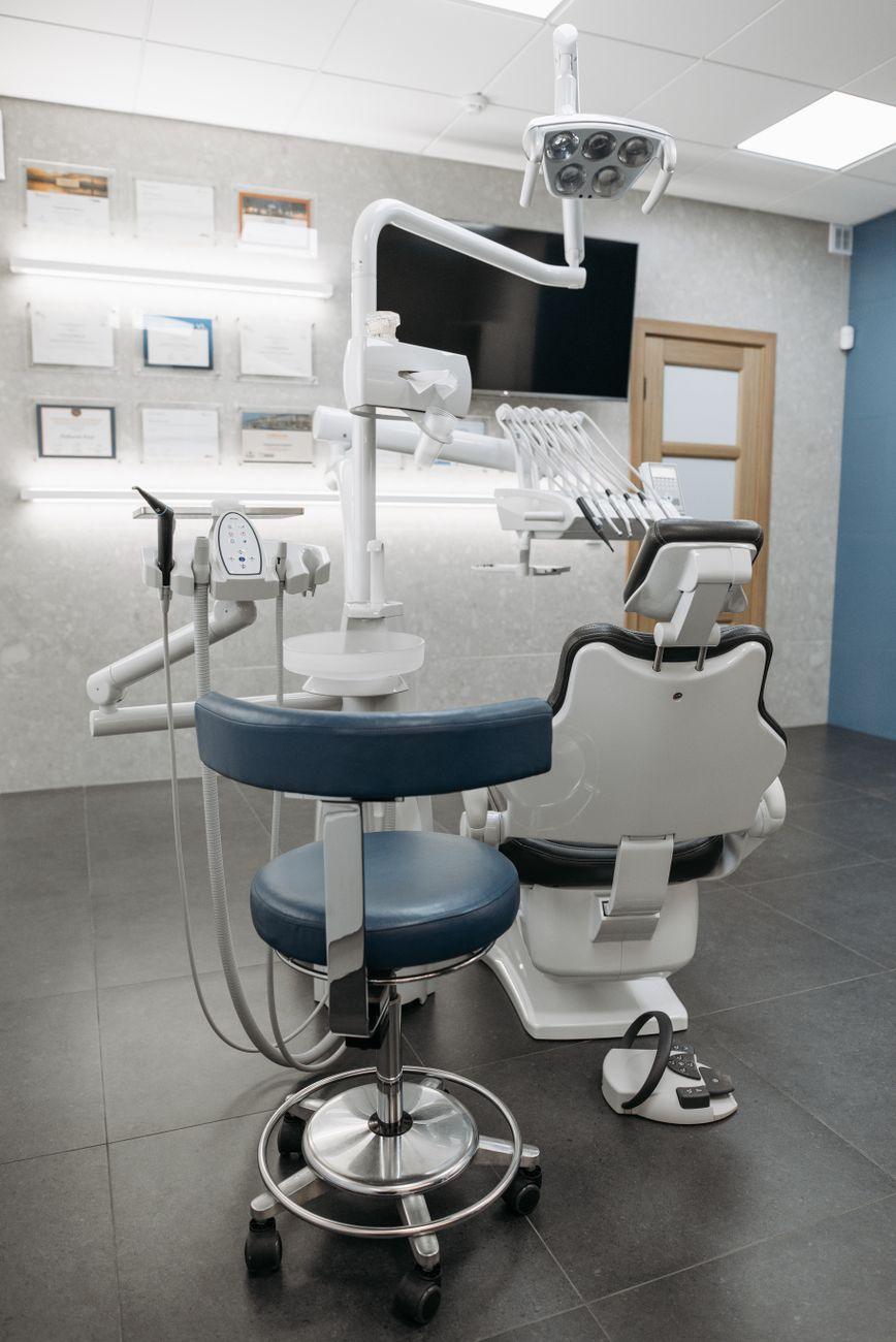 A modern, welcoming treatment room at VMS Dental